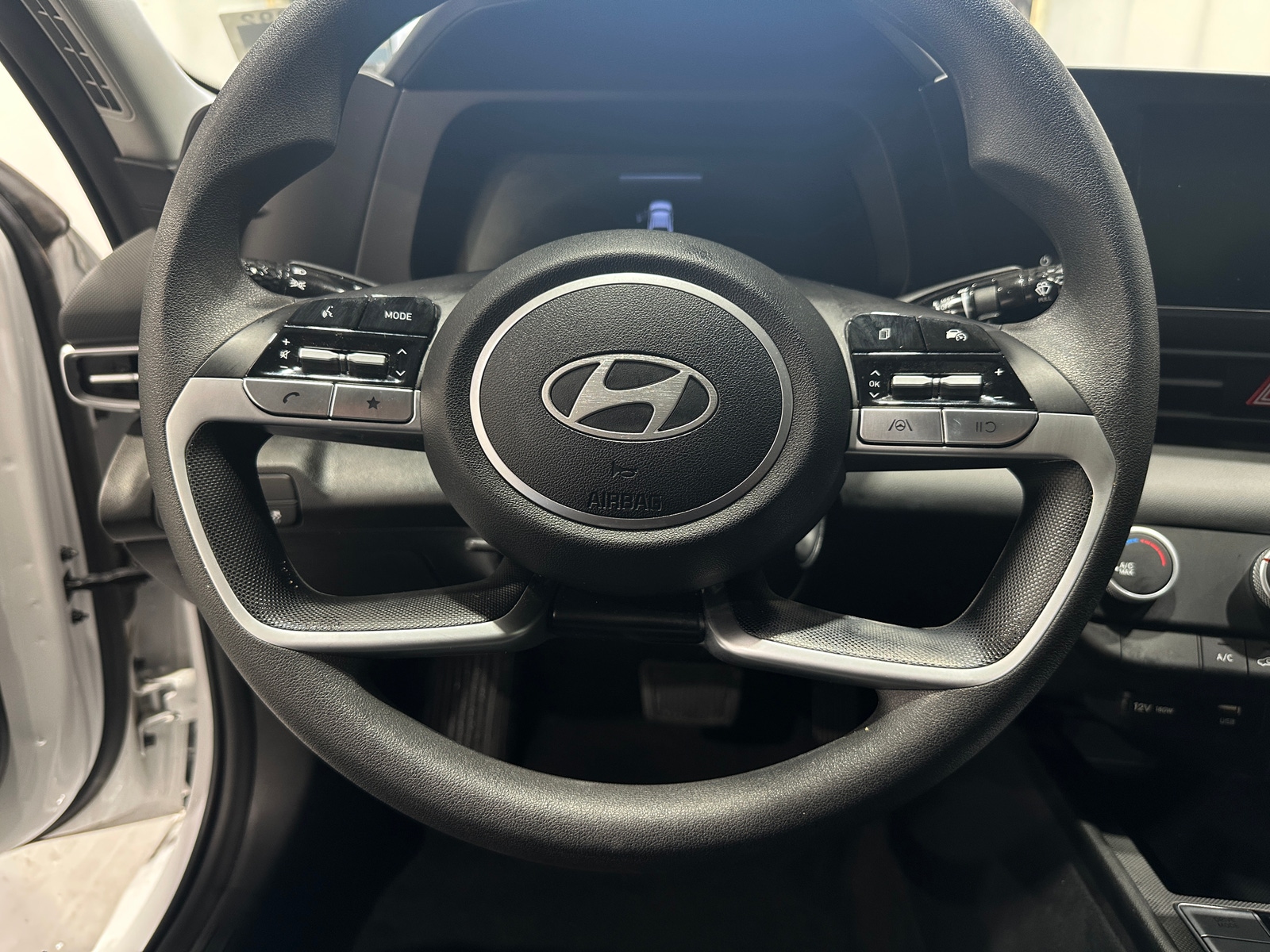 Thumbnail: 2024 Hyundai Elantra - 5