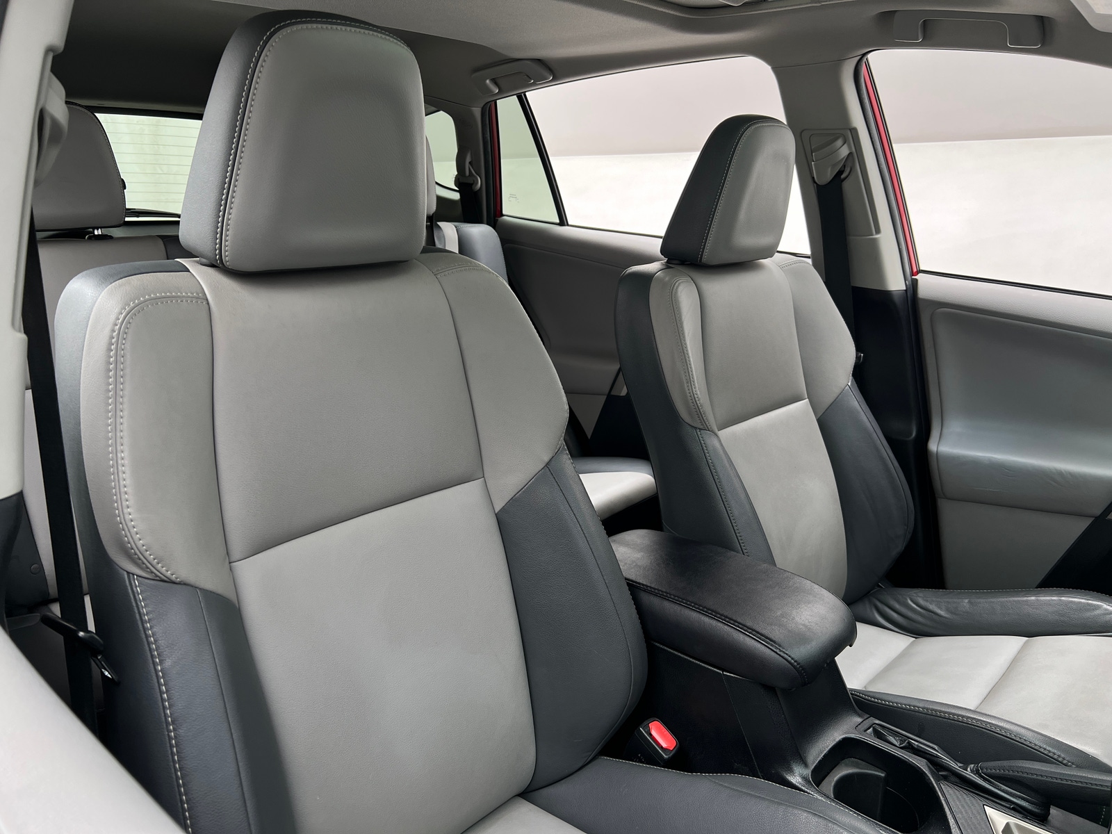 Thumbnail: 2013 Toyota RAV4 - 2