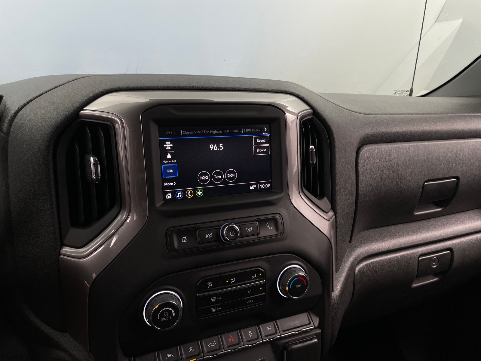Thumbnail: 2023 Chevrolet Silverado 1500 - 4