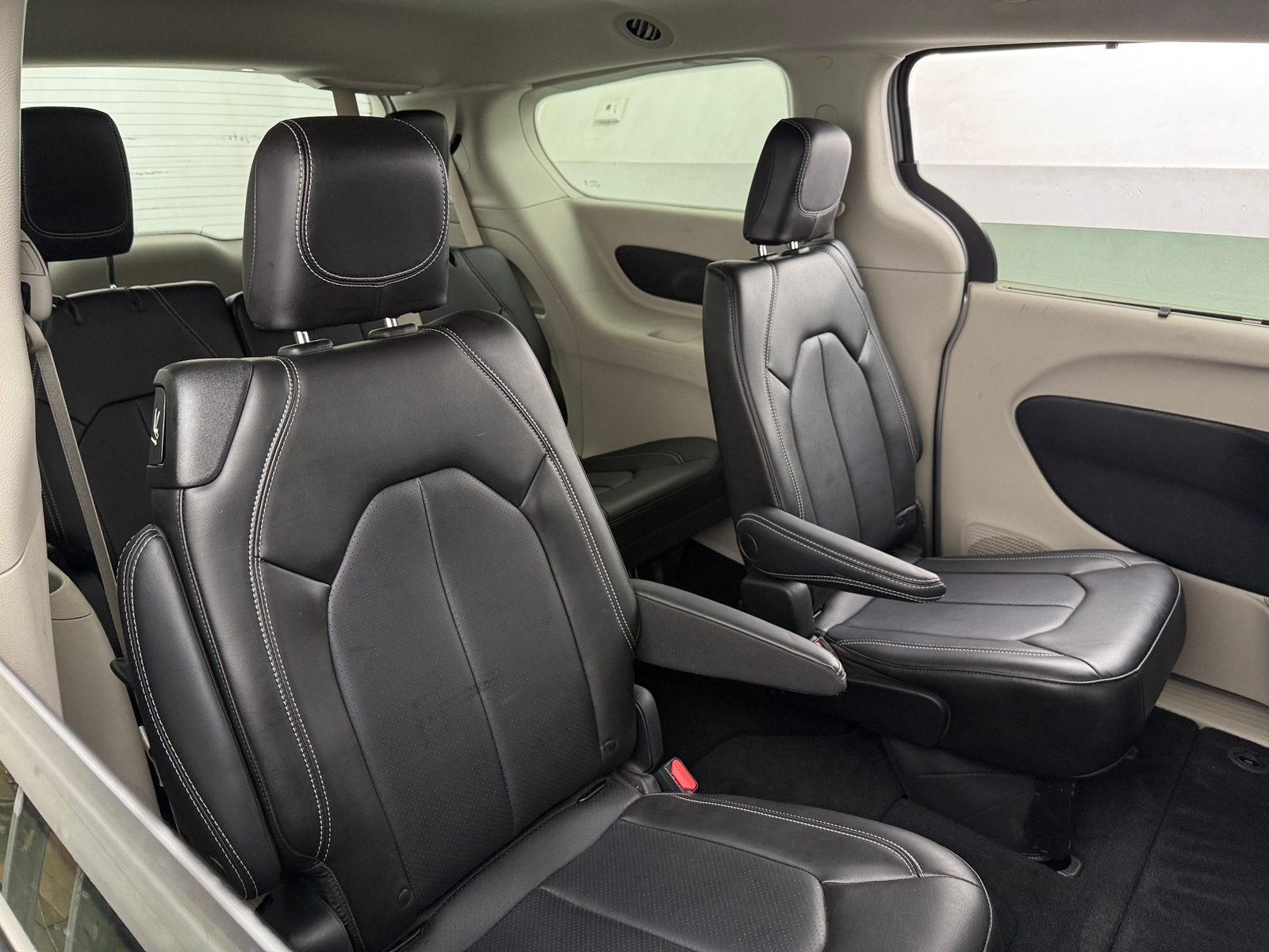 Thumbnail: 2023 Chrysler Pacifica - 5