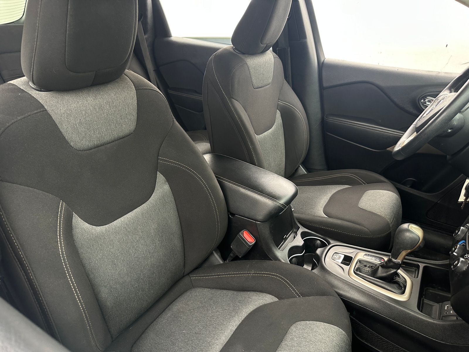Thumbnail: 2018 Jeep Cherokee - 2