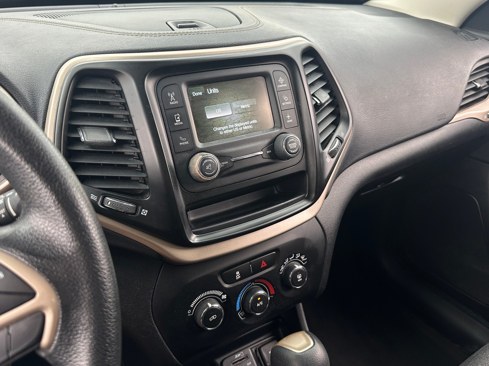 Thumbnail: 2018 Jeep Cherokee - 4