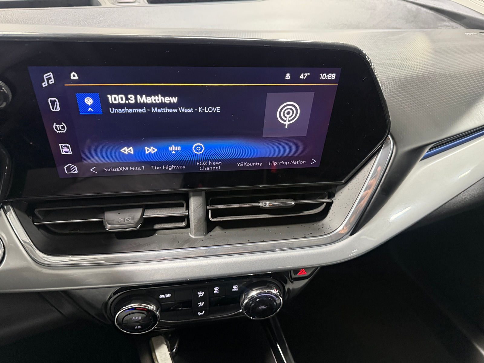 Thumbnail: 2025 Chevrolet Trax - 4