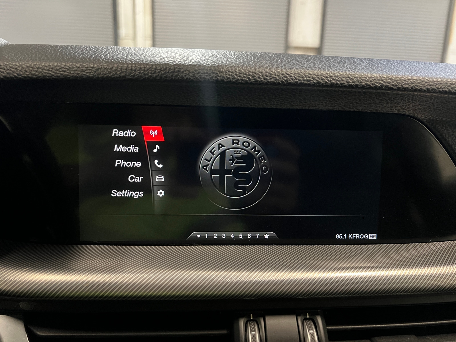 Thumbnail: 2018 Alfa Romeo Stelvio - 3