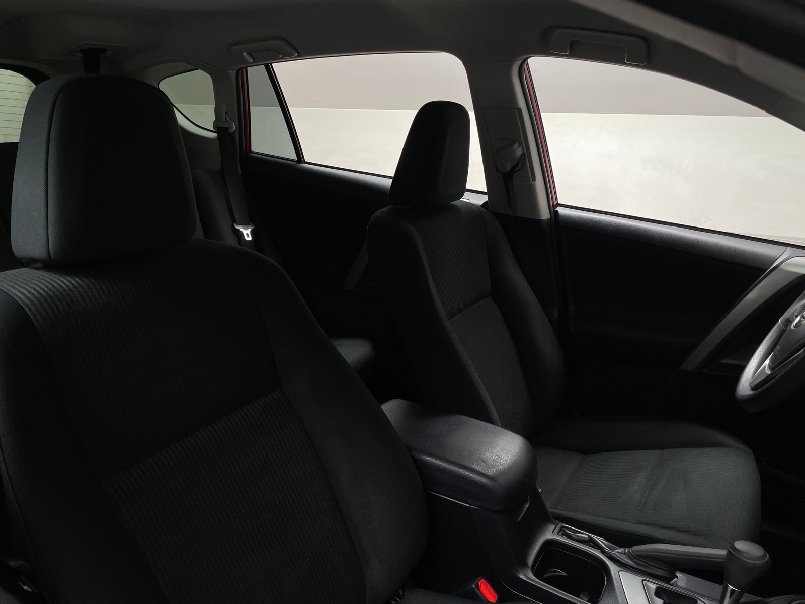 Thumbnail: 2016 Toyota RAV4 - 2