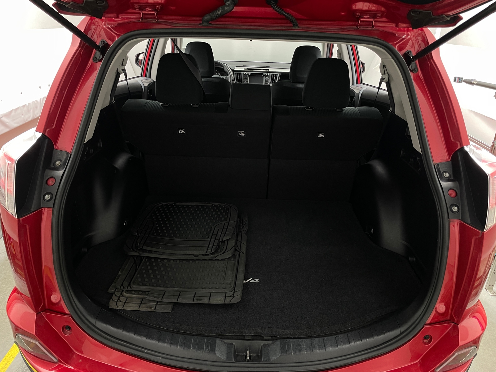 Thumbnail: 2016 Toyota RAV4 - 7