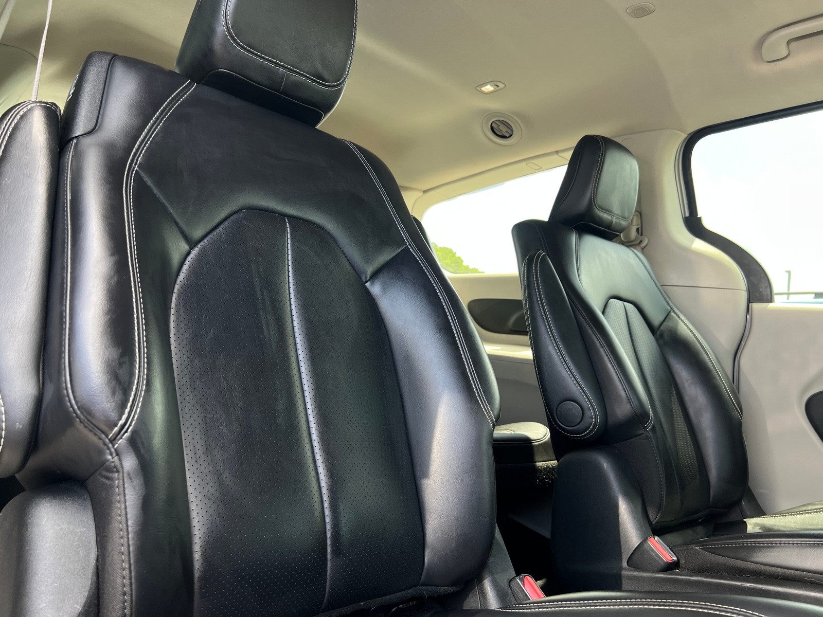 Thumbnail: 2023 Chrysler Pacifica - 5