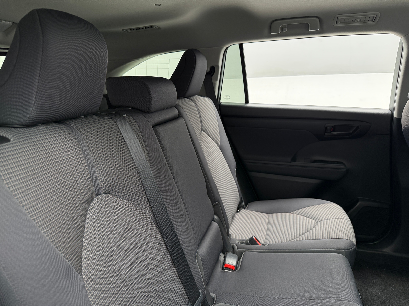 Thumbnail: 2023 Toyota Highlander - 6