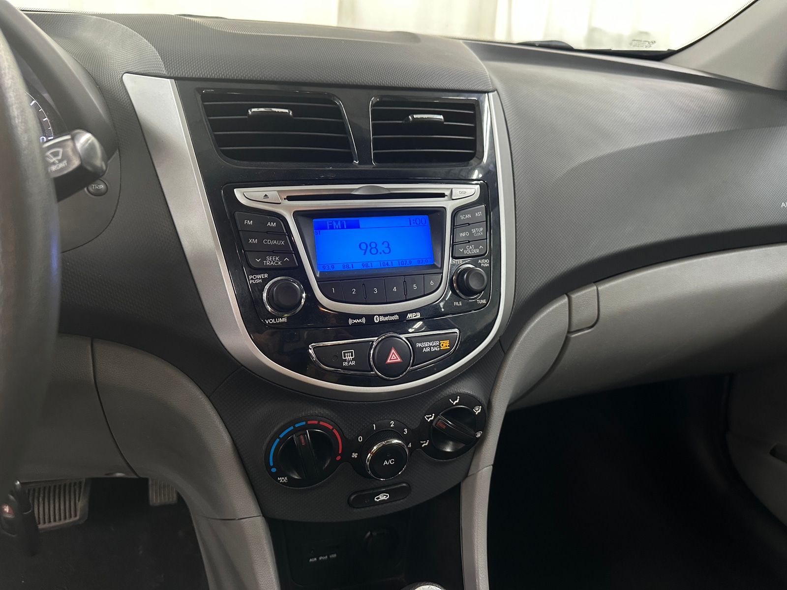 Thumbnail: 2012 Hyundai Accent - 4