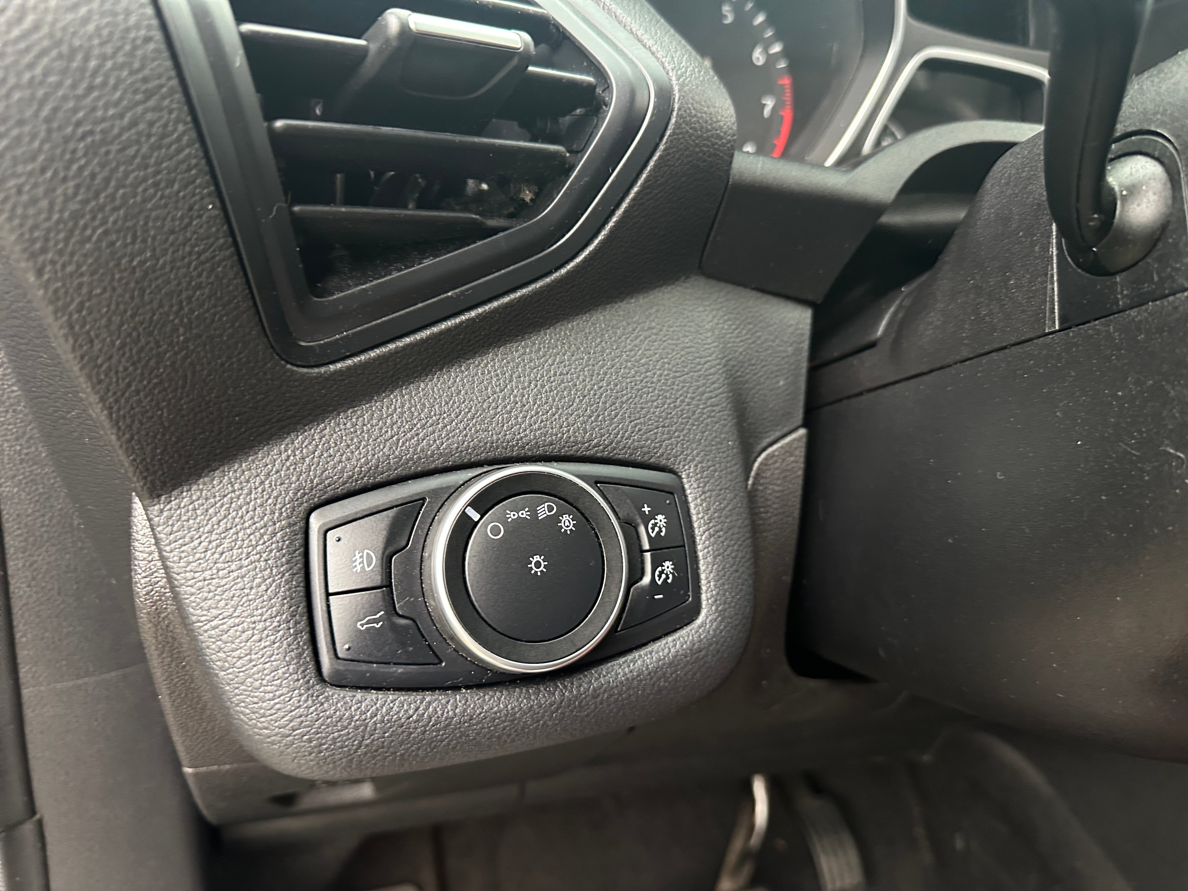 2017 Ford Escape SE - Photo 10