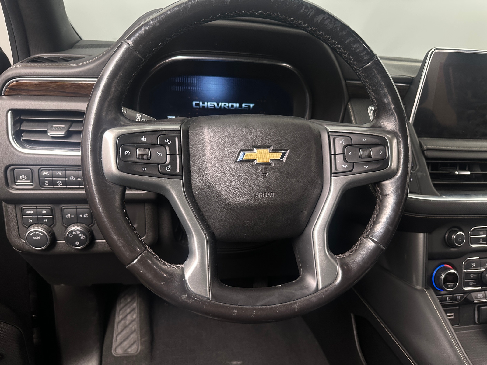 Thumbnail: 2022 Chevrolet Suburban - 4