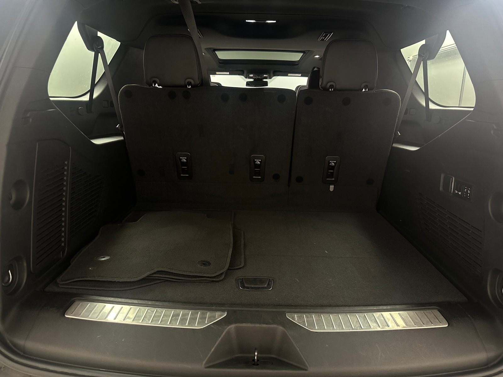 Thumbnail: 2022 Chevrolet Suburban - 6