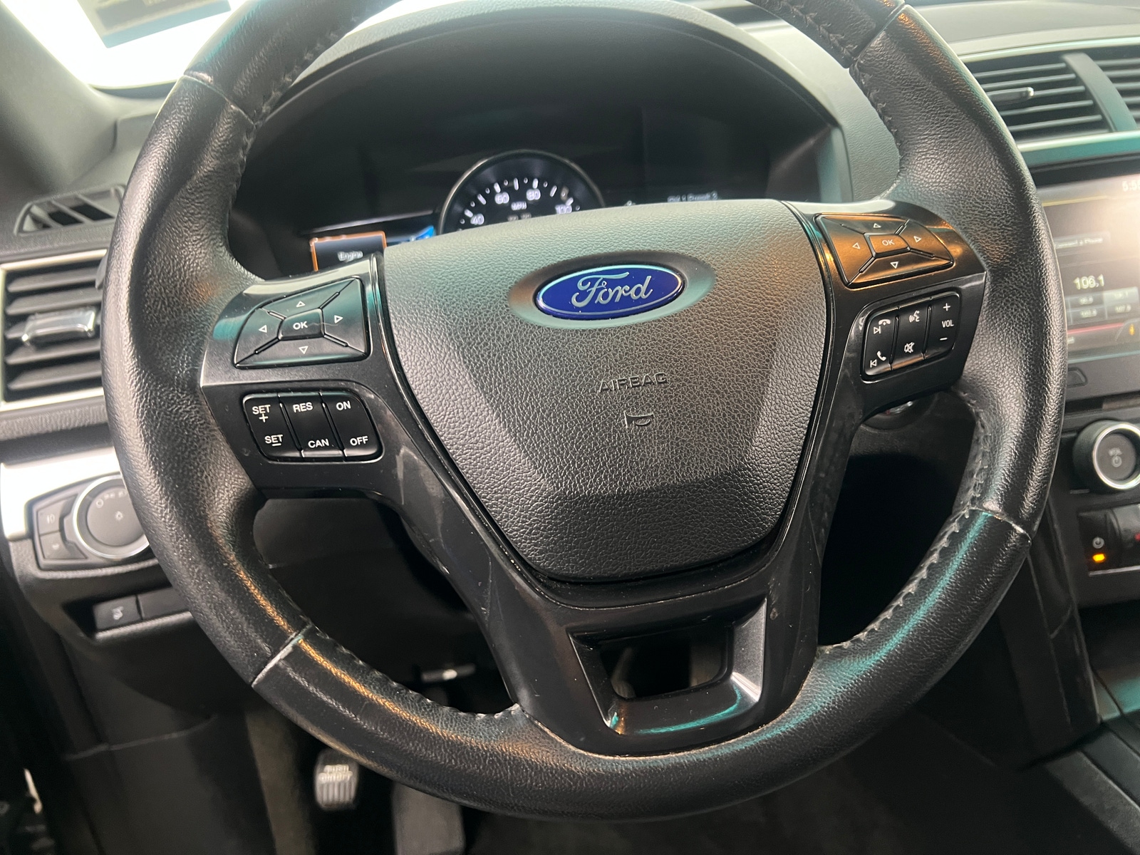 Thumbnail: 2016 Ford Explorer - 4
