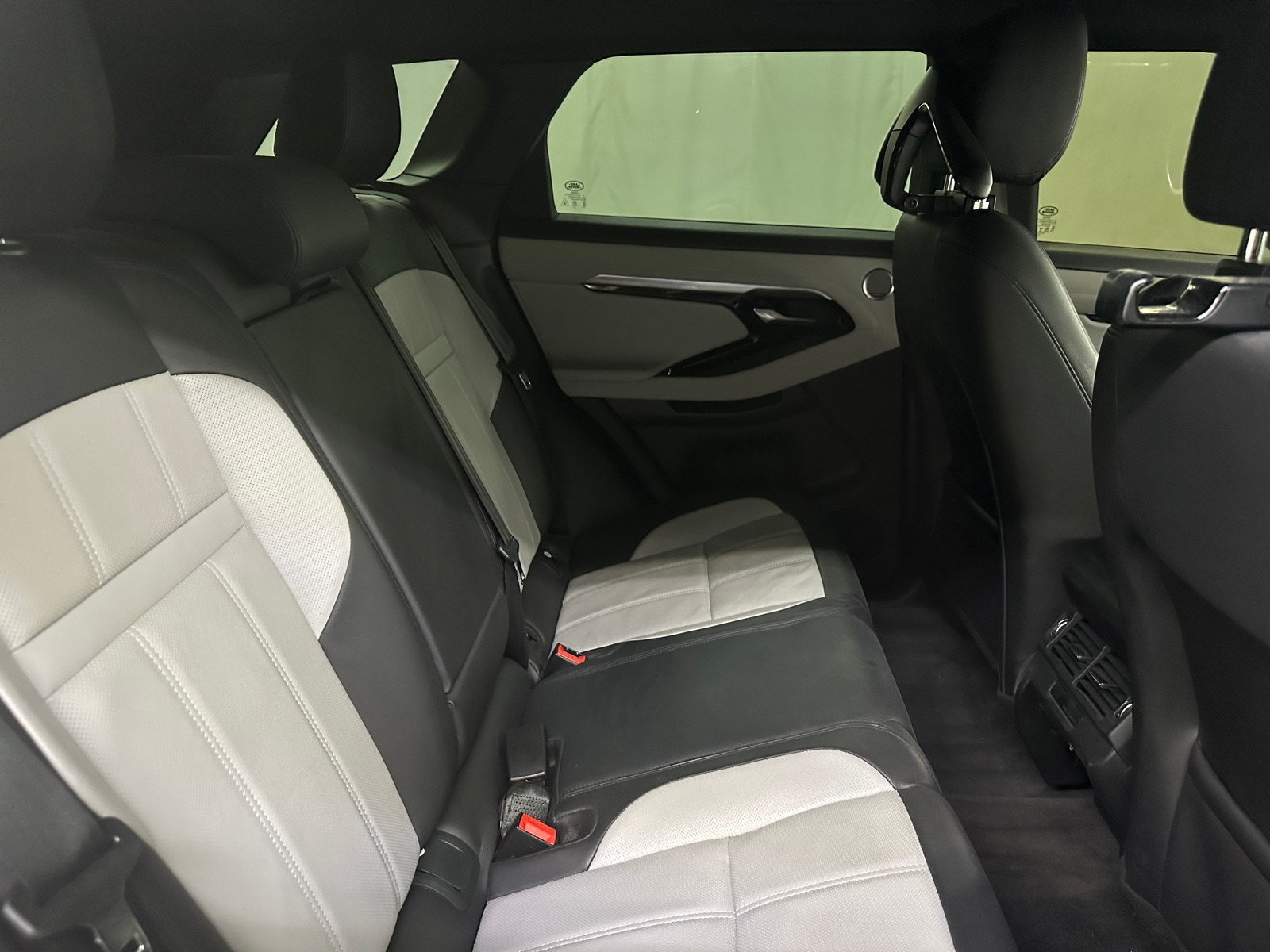 Thumbnail: 2020 Land Rover Range Rover Evoque - 5