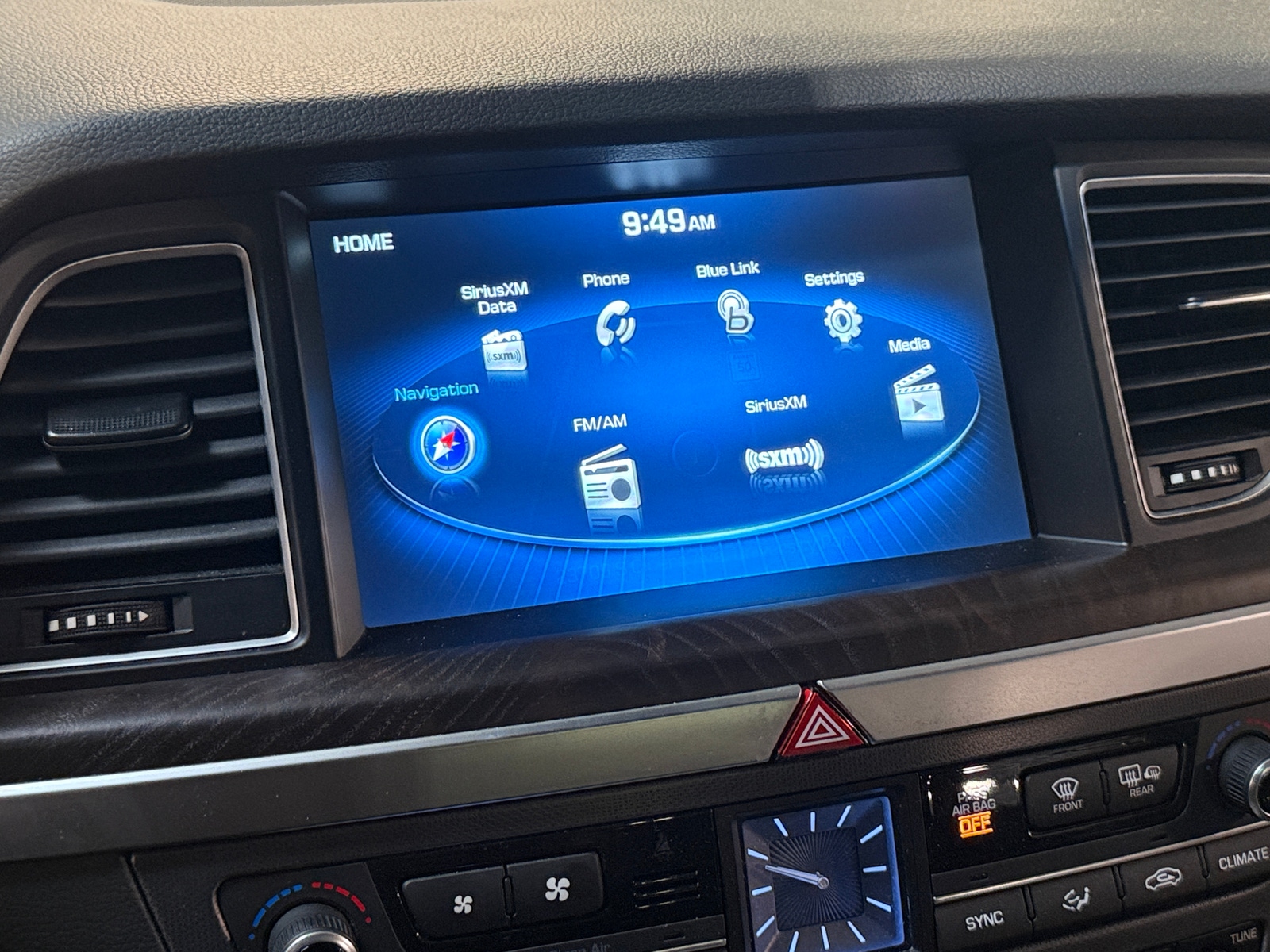 Thumbnail: 2017 Genesis G80 - 3