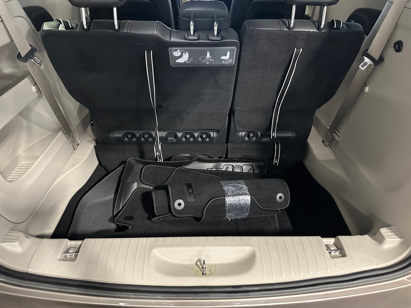 Thumbnail: 2017 Chrysler Pacifica - 6