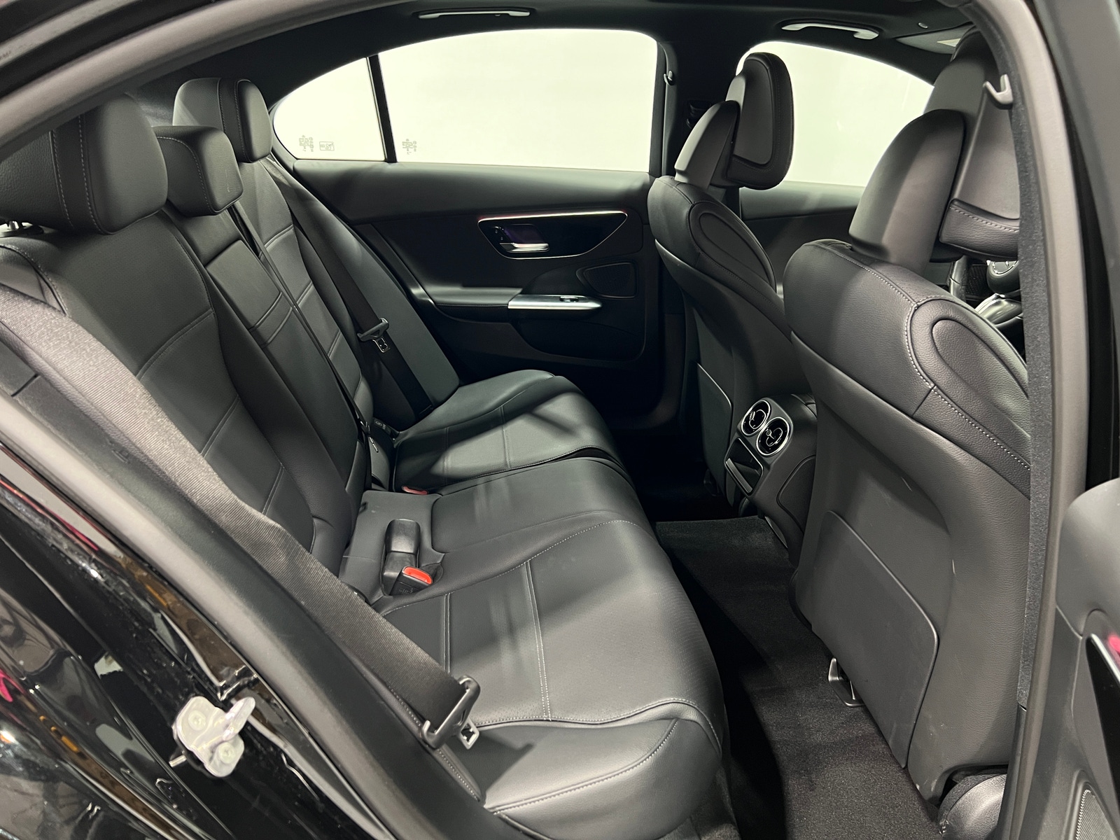 Thumbnail: 2025 Mercedes-Benz C-Class - 5