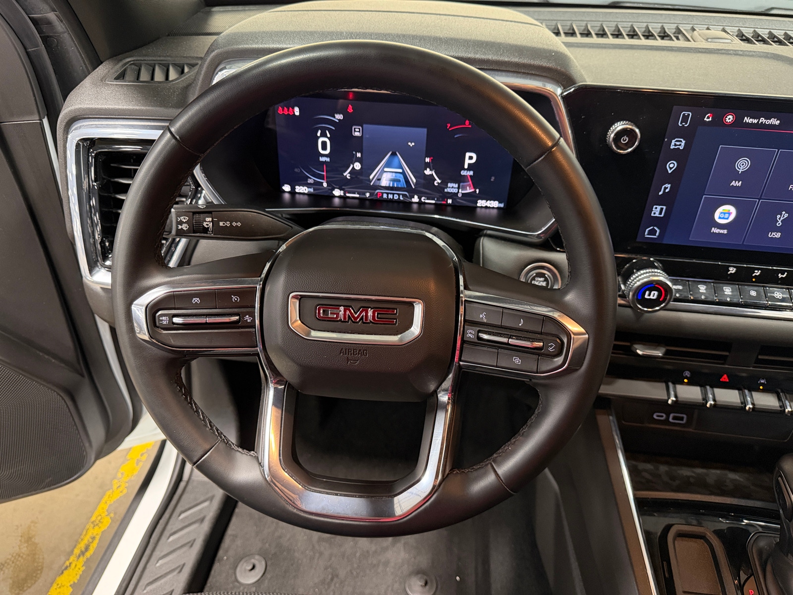 Thumbnail: 2024 GMC Canyon - 5