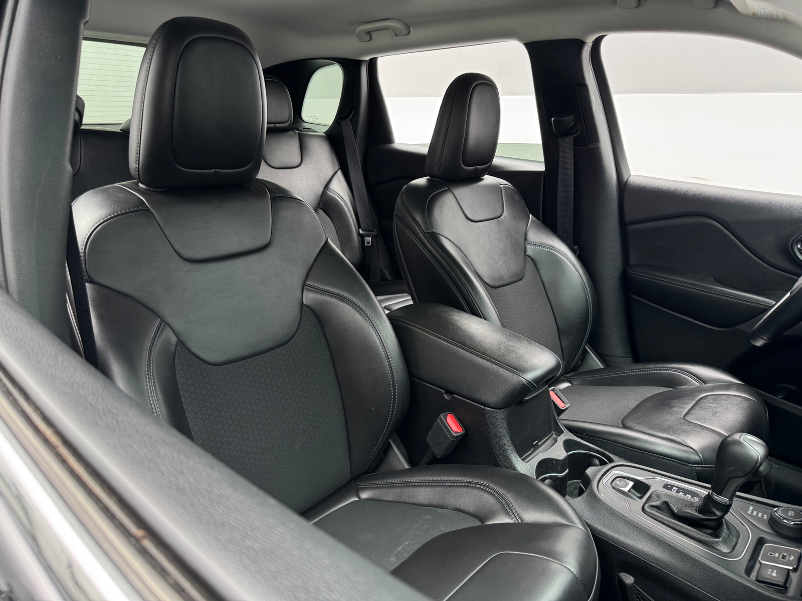 Thumbnail: 2019 Jeep Cherokee - 2