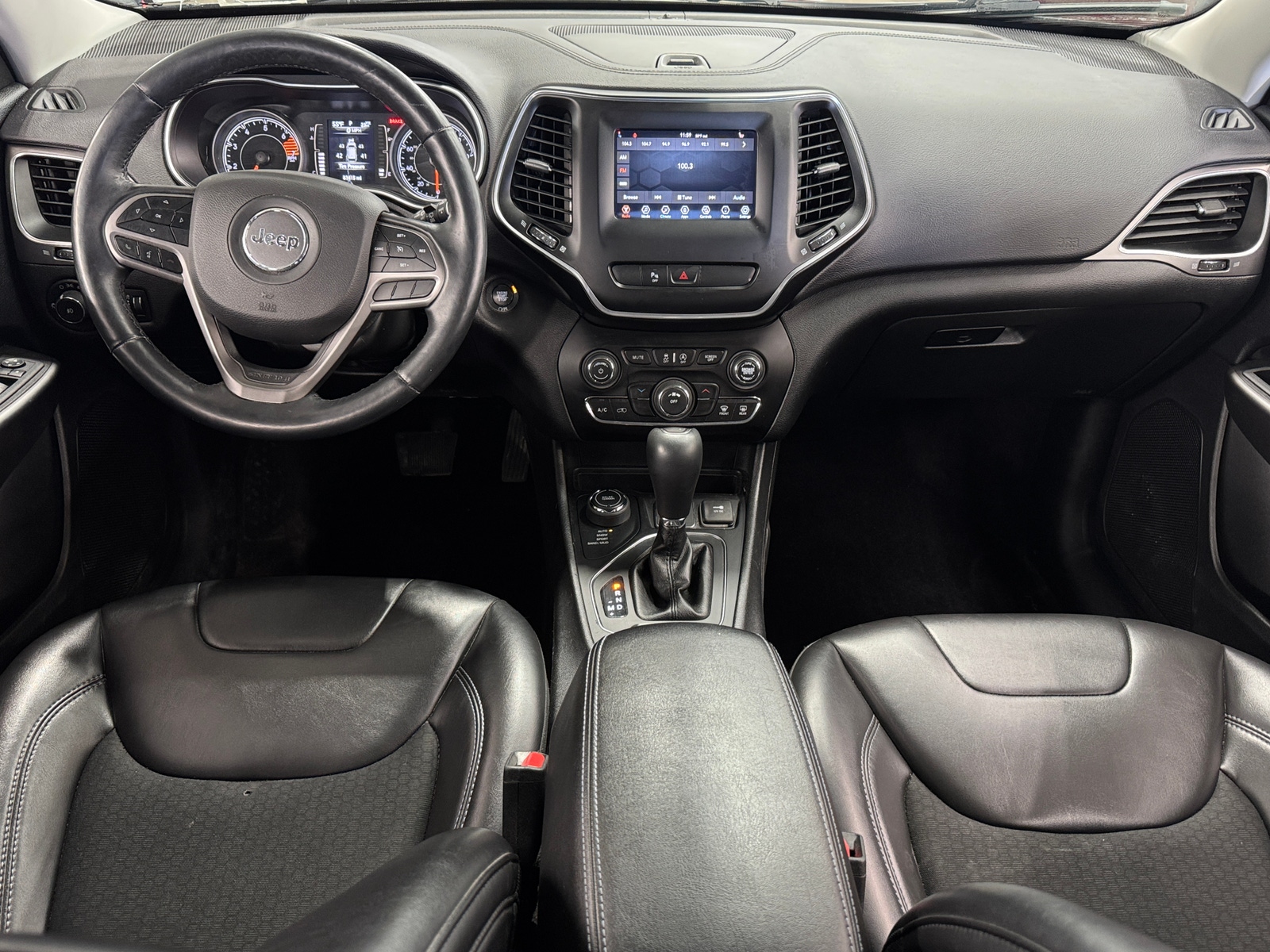 Thumbnail: 2019 Jeep Cherokee - 3