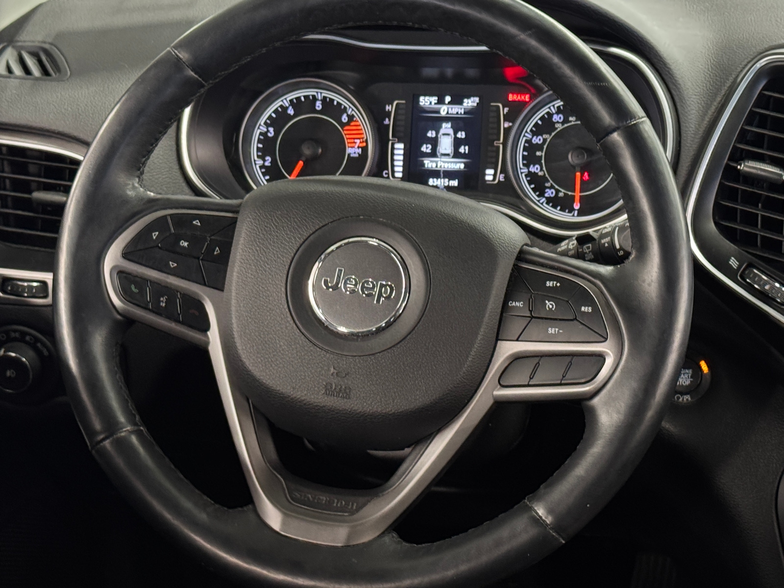 Thumbnail: 2019 Jeep Cherokee - 5