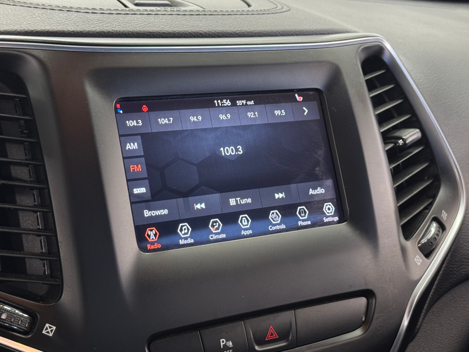 Thumbnail: 2019 Jeep Cherokee - 4