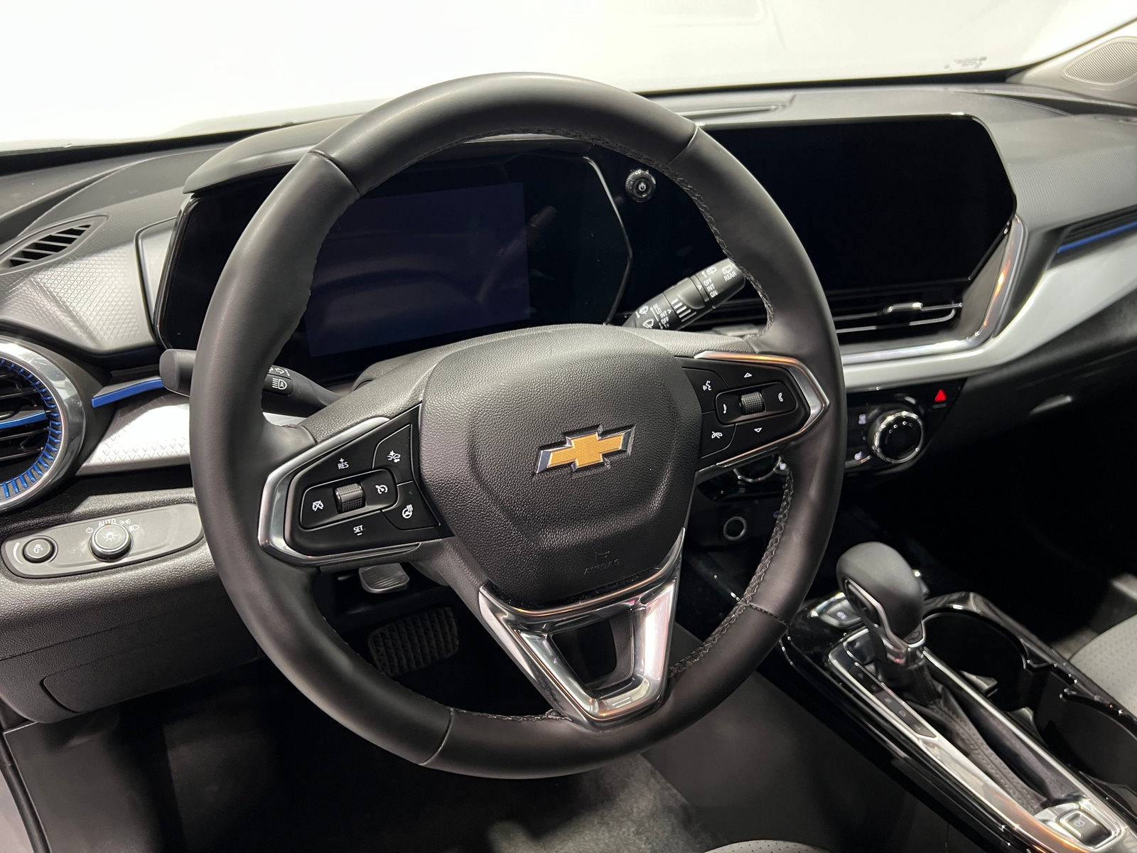 Thumbnail: 2025 Chevrolet Trax - 5
