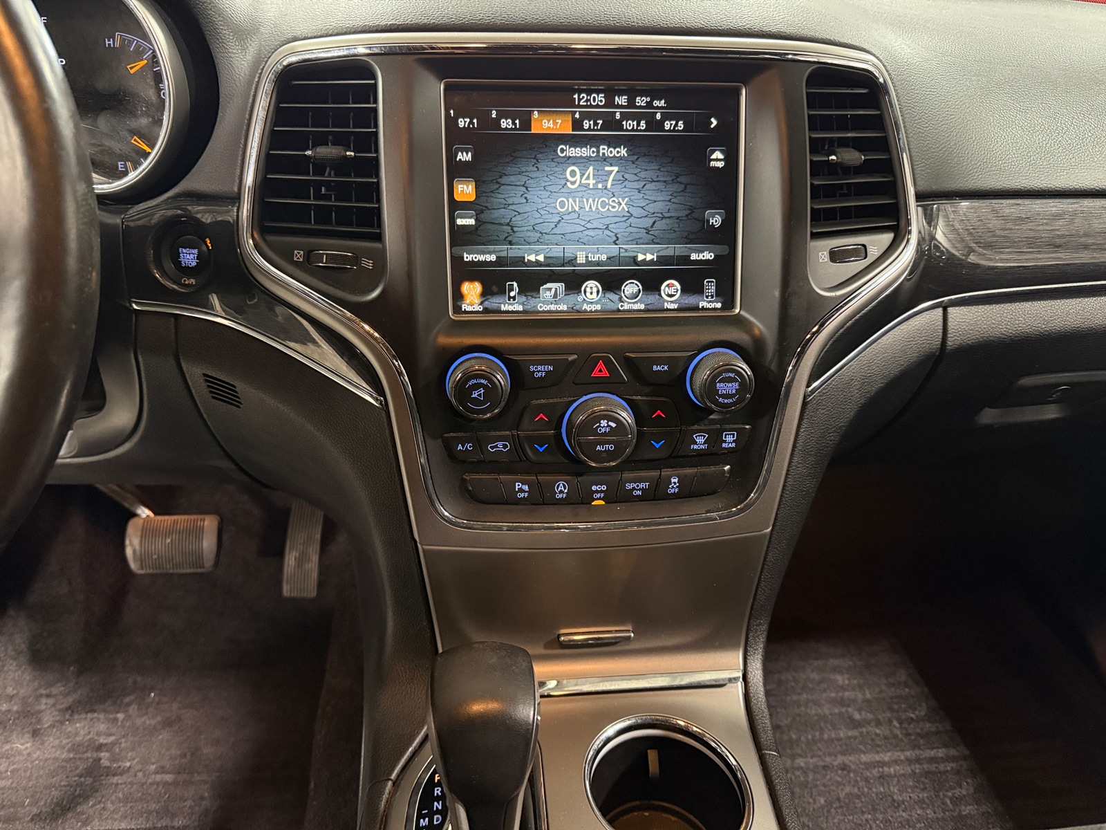 Thumbnail: 2017 Jeep Grand Cherokee - 3