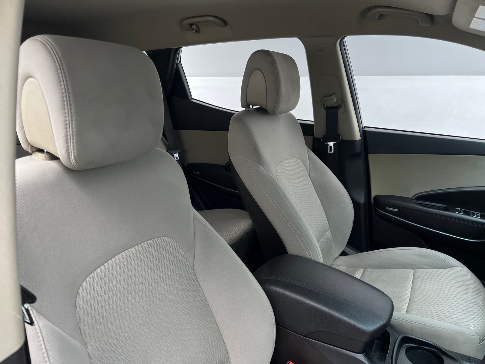 Thumbnail: 2017 Hyundai Santa Fe - 2