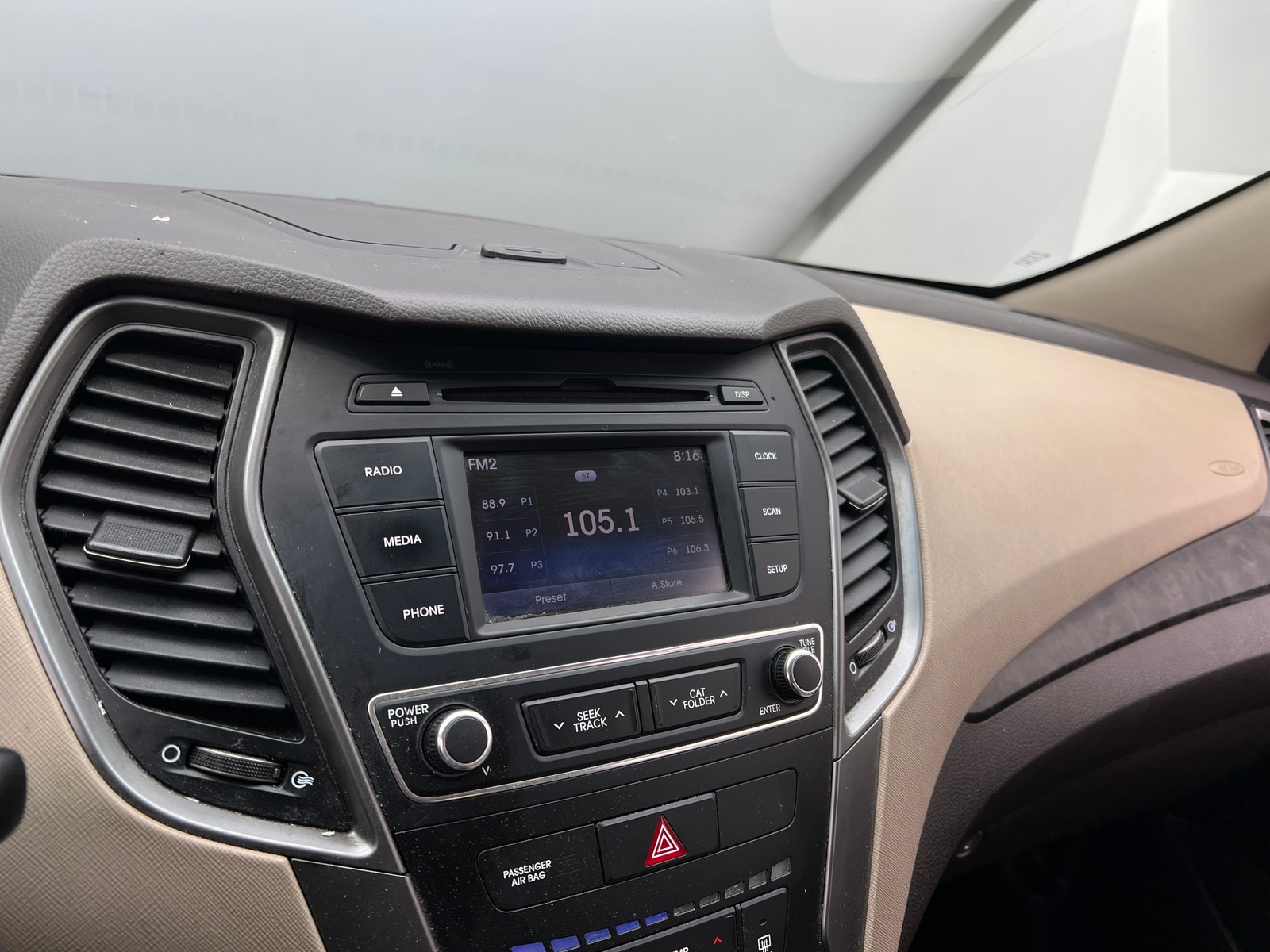 Thumbnail: 2017 Hyundai Santa Fe - 4