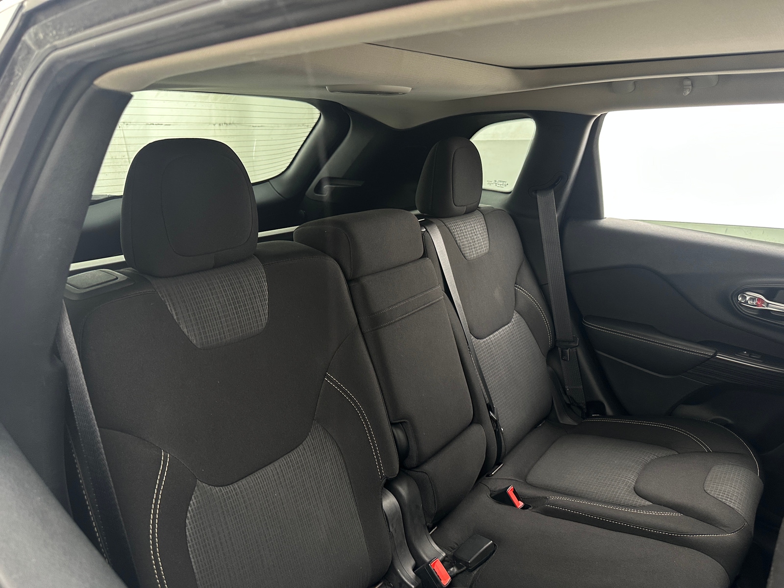 Thumbnail: 2015 Jeep Cherokee - 6