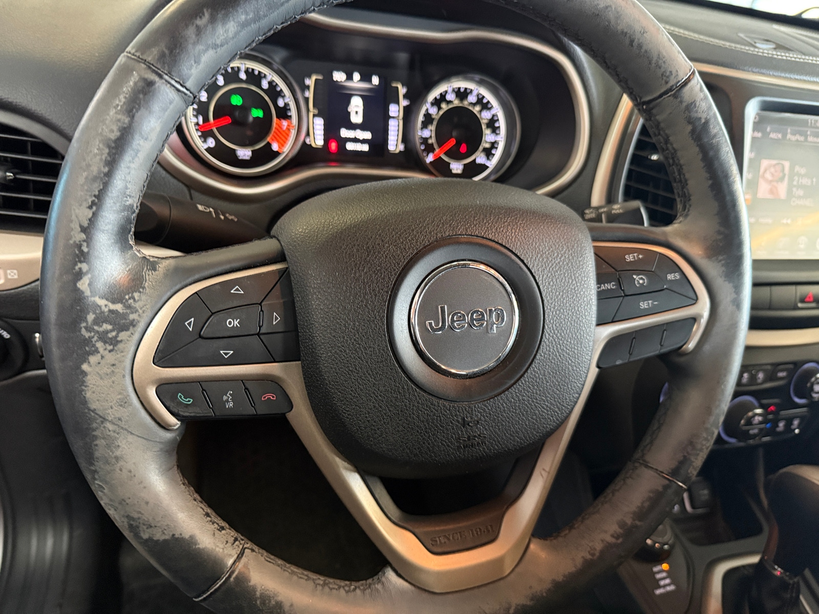 Thumbnail: 2015 Jeep Cherokee - 5