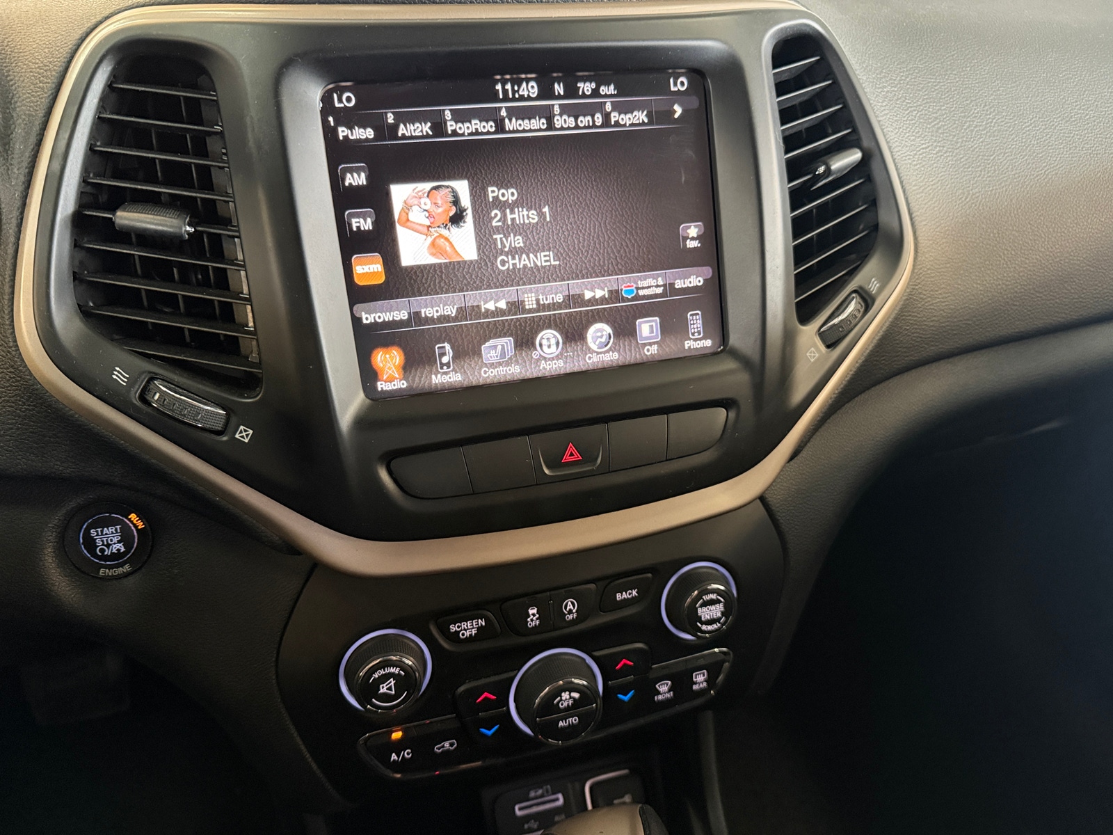 Thumbnail: 2015 Jeep Cherokee - 4