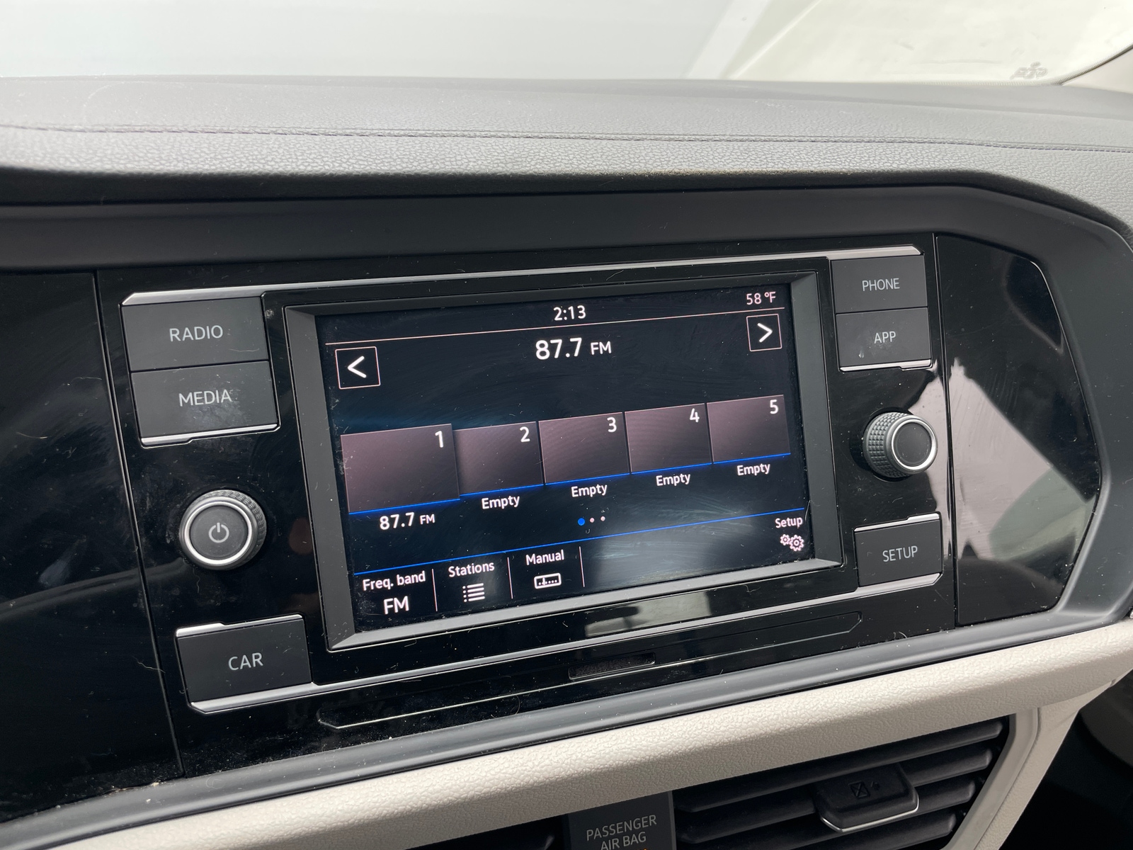 Thumbnail: 2019 Volkswagen Jetta - 4