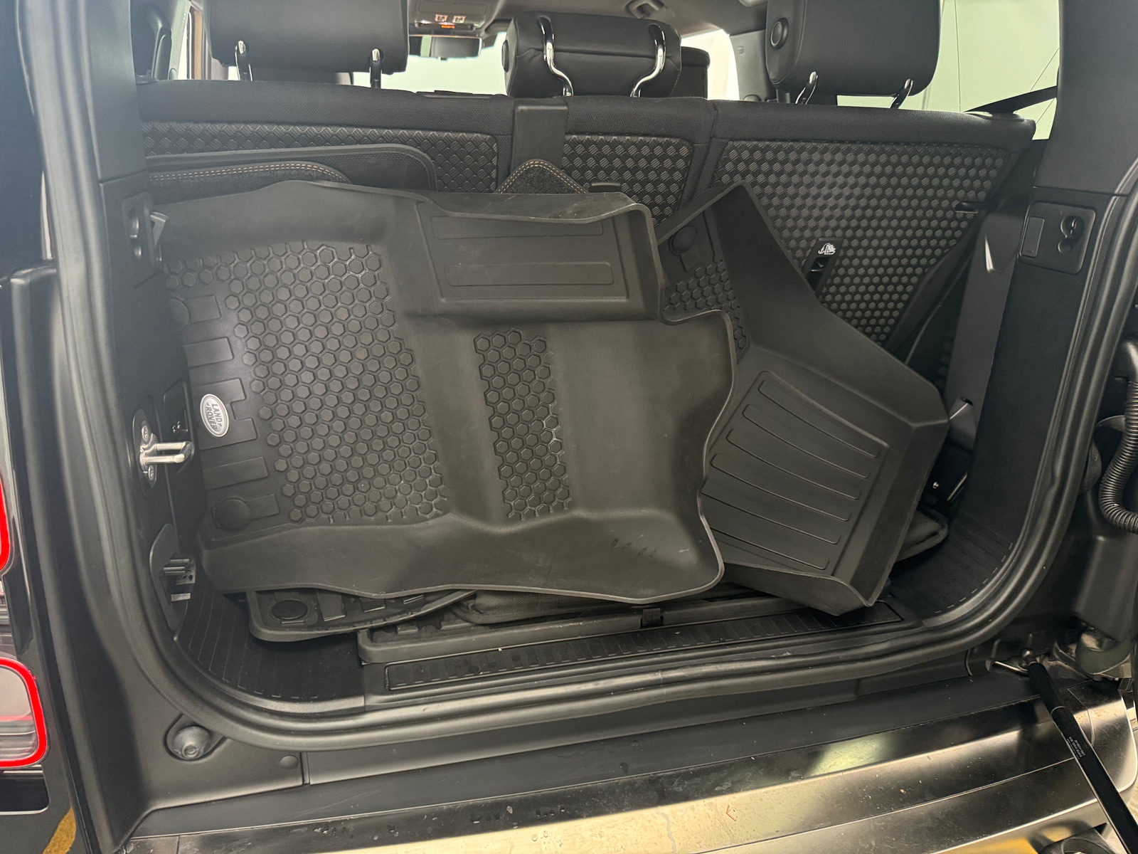 Thumbnail: 2021 Land Rover Defender - 6