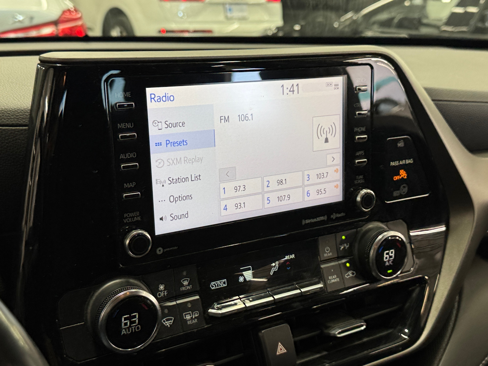 Thumbnail: 2020 Toyota Highlander - 4