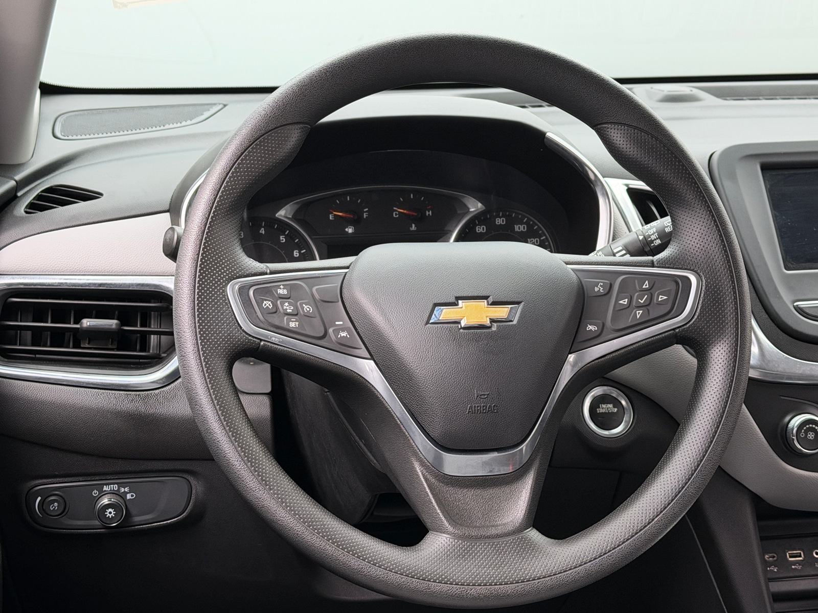 Thumbnail: 2022 Chevrolet Equinox - 5