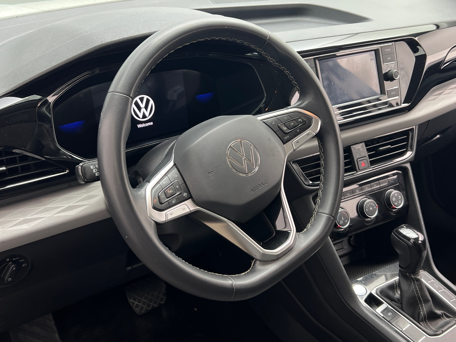 Thumbnail: 2023 Volkswagen Taos - 5
