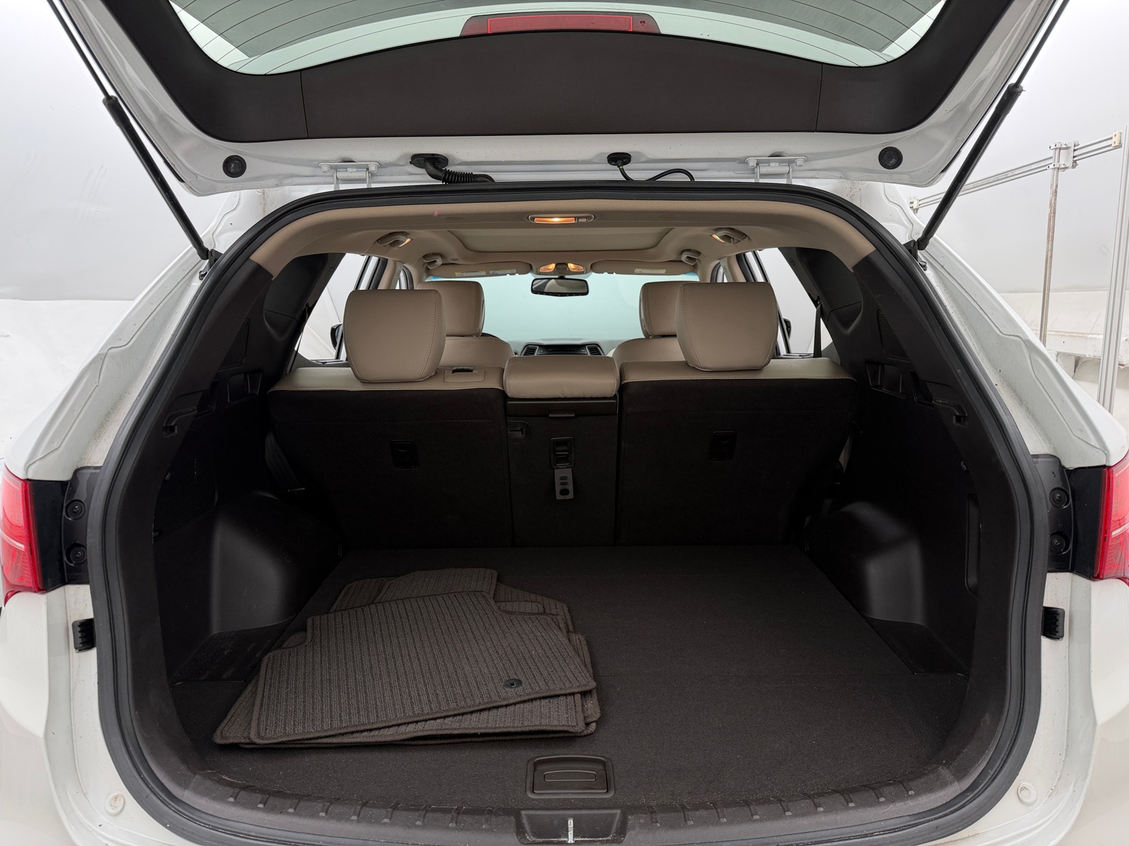 Thumbnail: 2014 Hyundai Santa Fe - 6