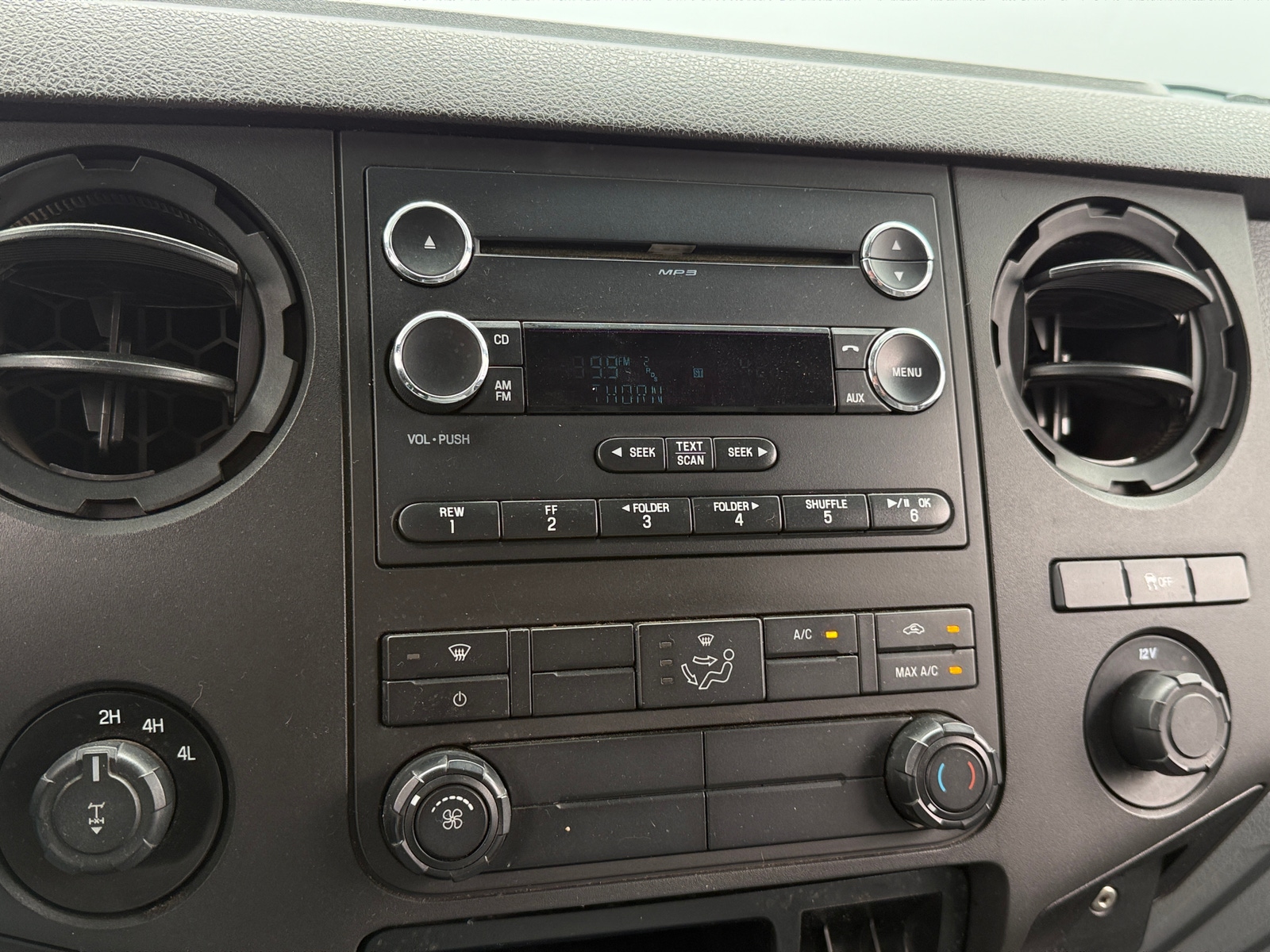 Thumbnail: 2015 Ford Econoline - 4