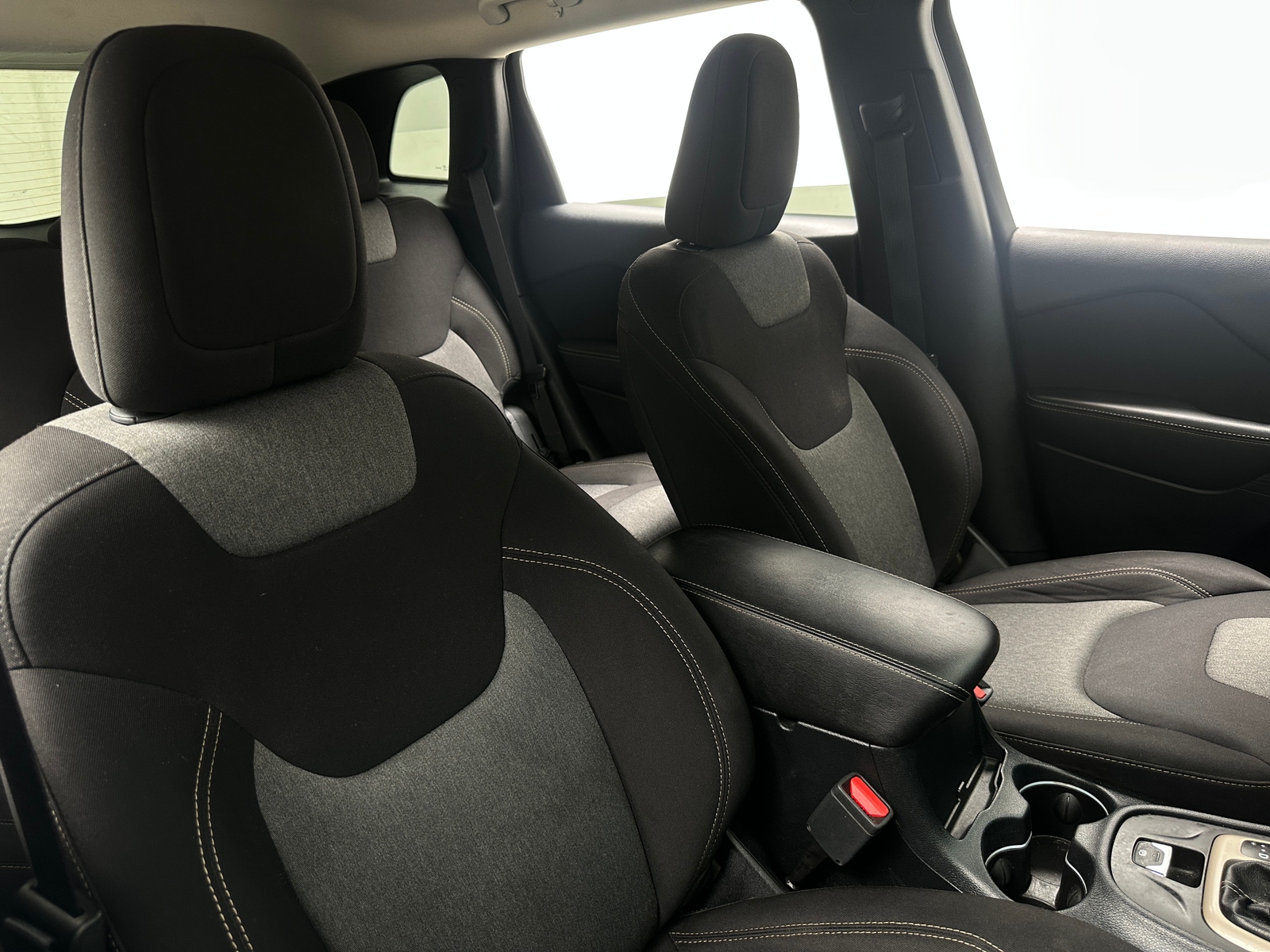Thumbnail: 2016 Jeep Cherokee - 2
