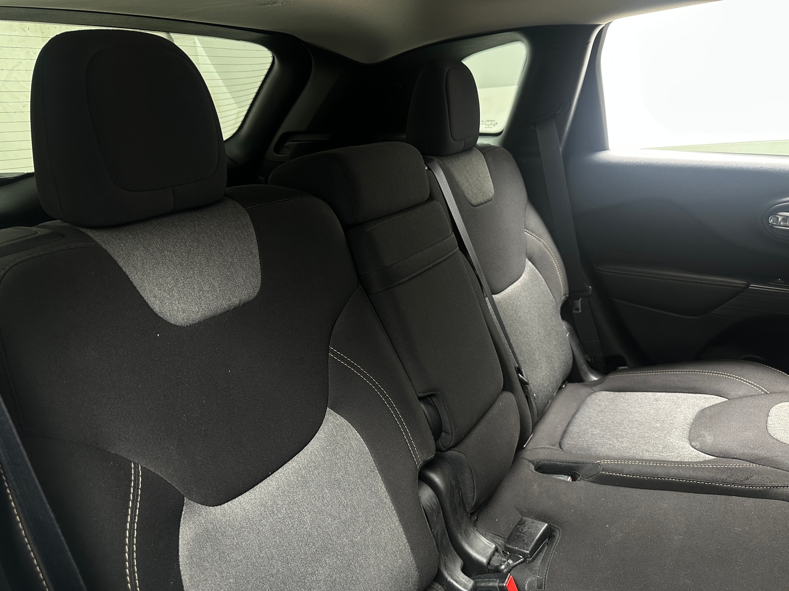 Thumbnail: 2016 Jeep Cherokee - 6