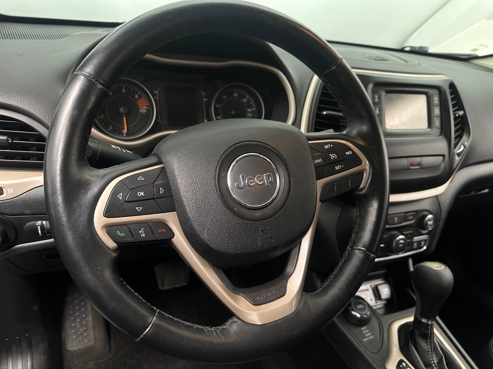 Thumbnail: 2016 Jeep Cherokee - 5
