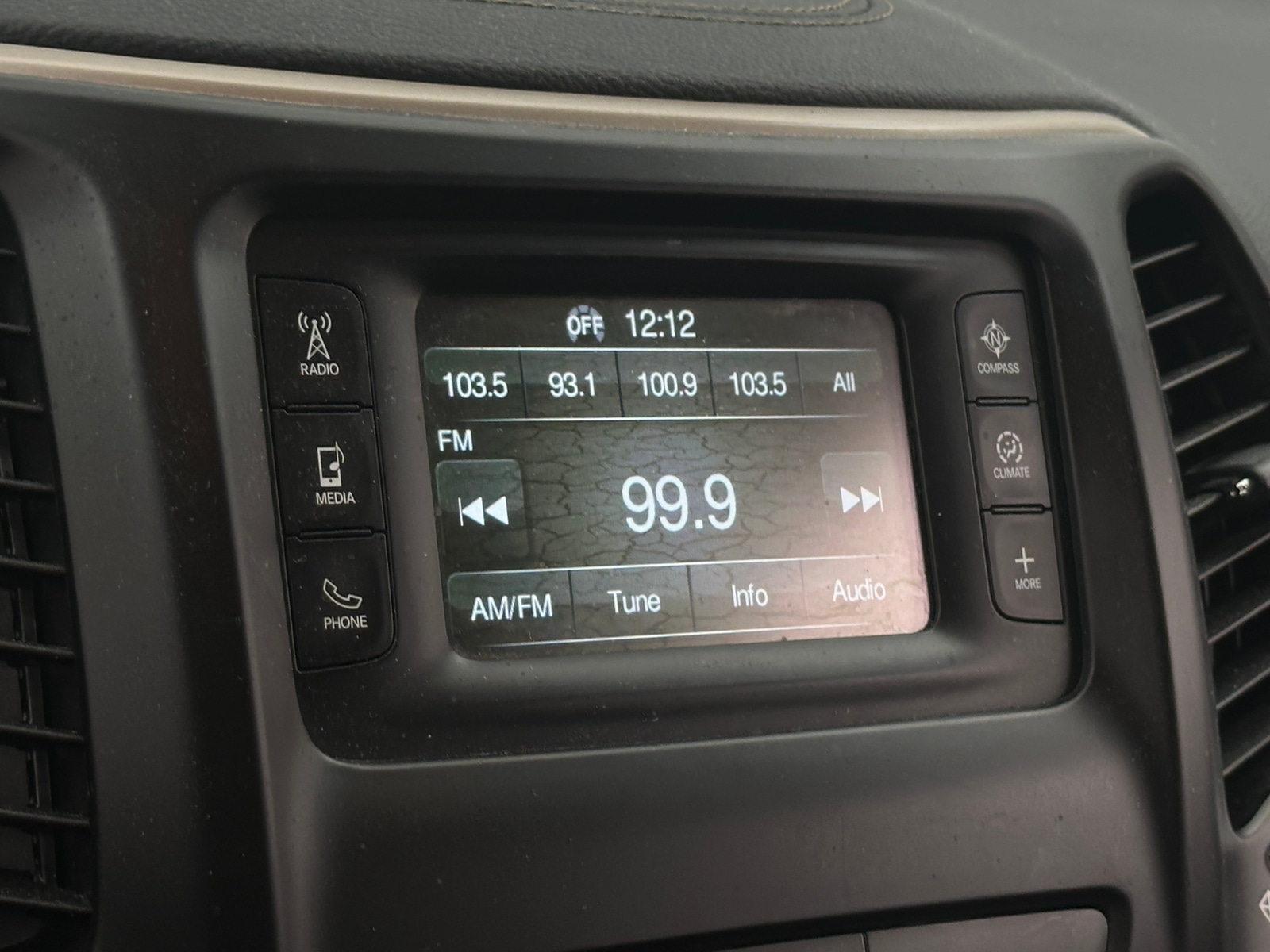 Thumbnail: 2016 Jeep Cherokee - 4
