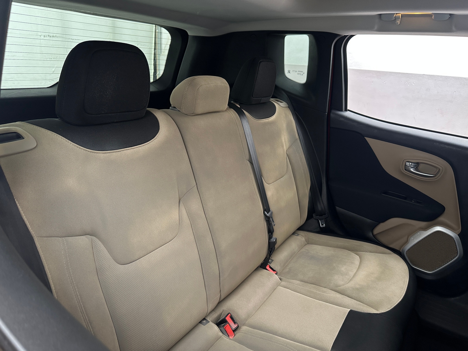Thumbnail: 2016 Jeep Renegade - 6