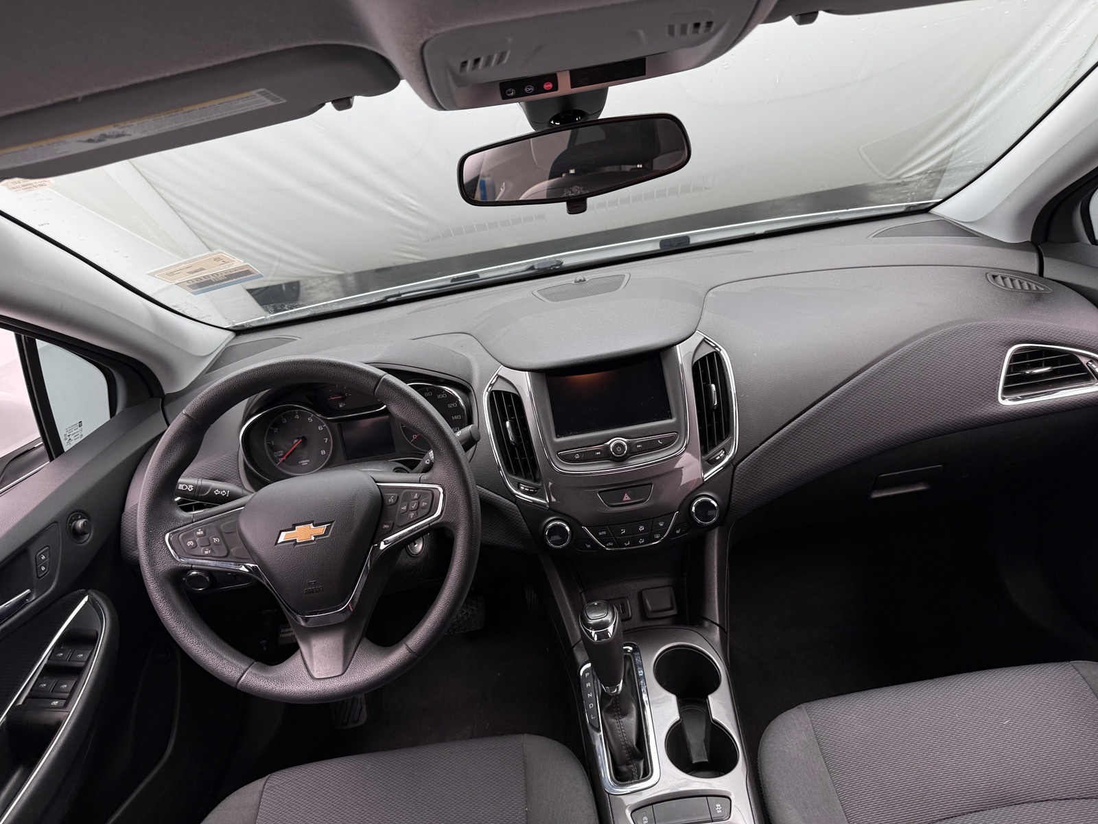 Thumbnail: 2019 Chevrolet Cruze - 3