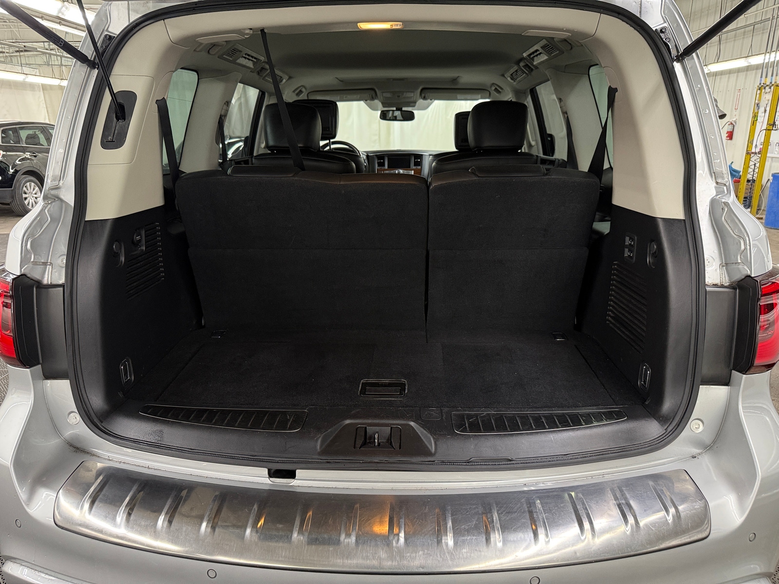 Thumbnail: 2018 INFINITI QX80 - 6