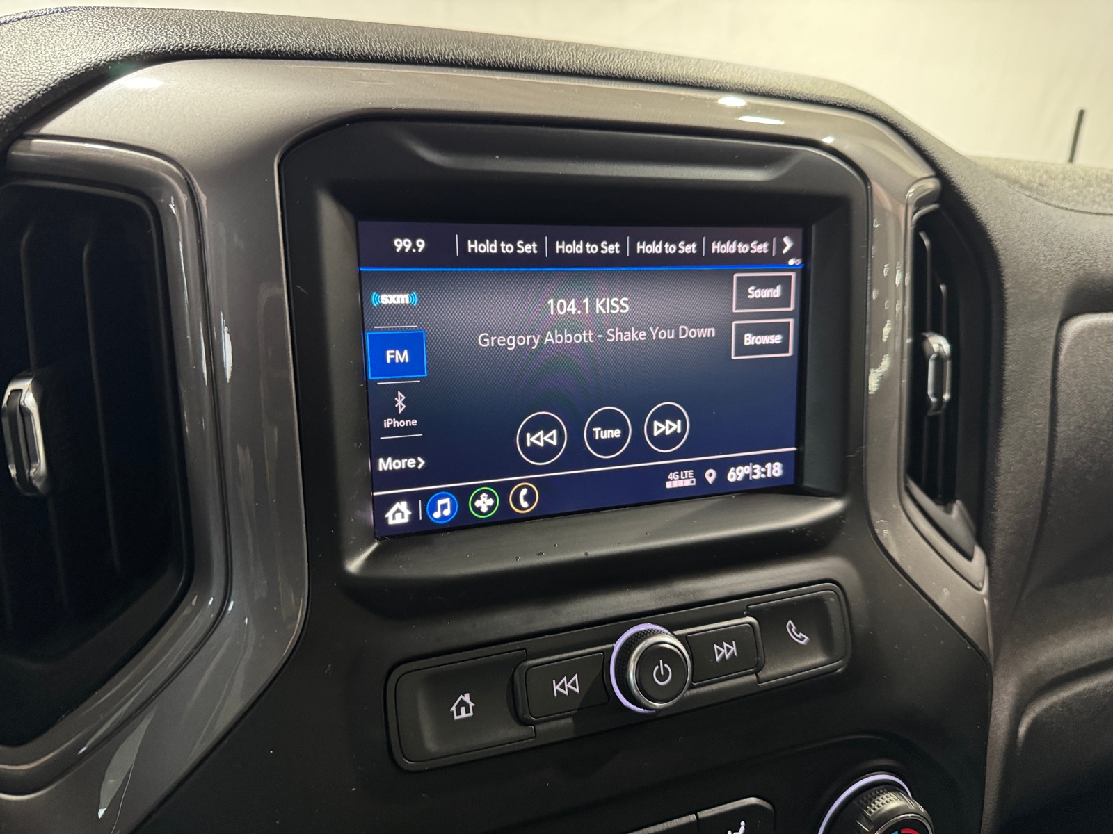 Thumbnail: 2020 Chevrolet Silverado 1500 - 4