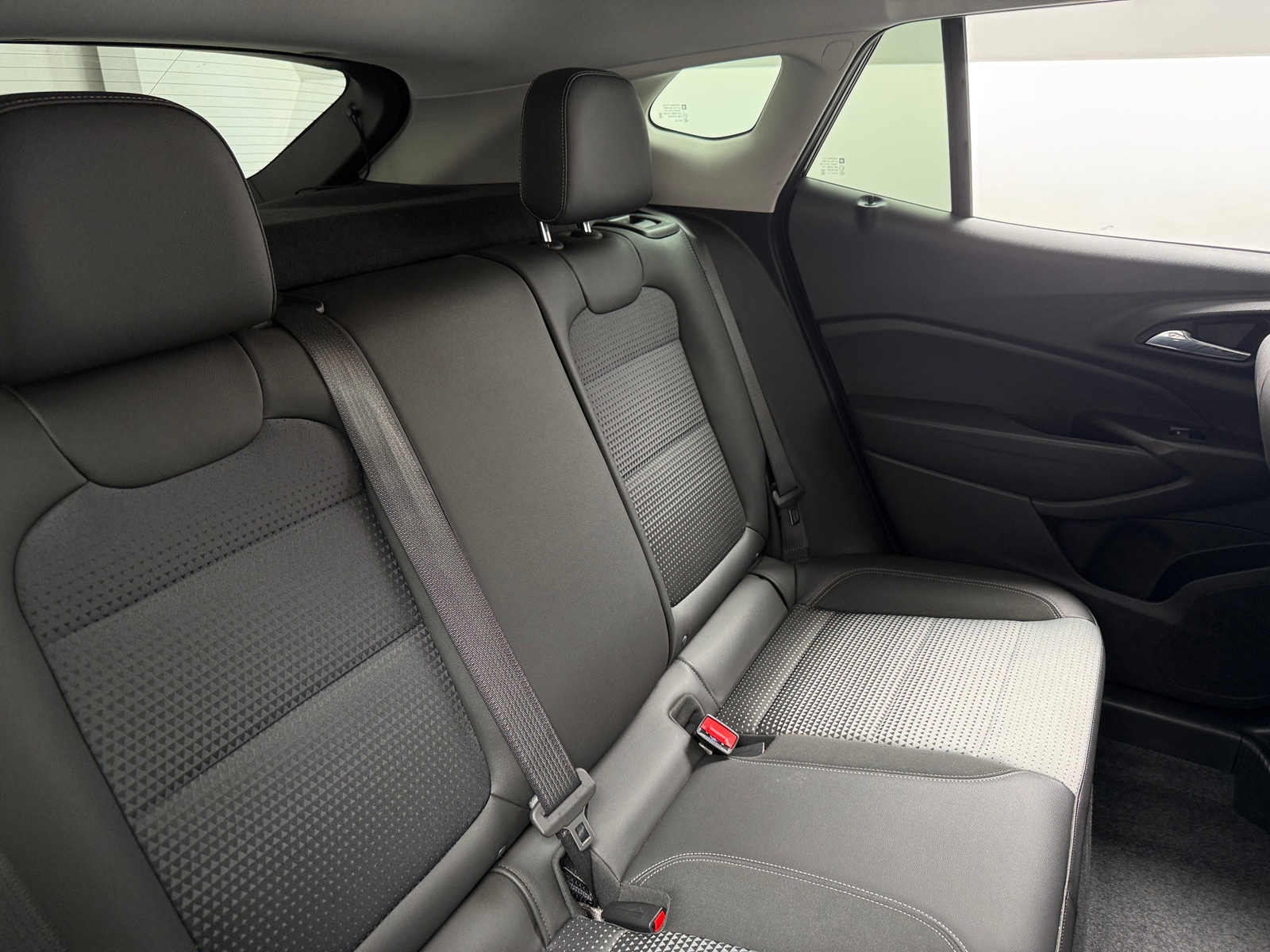 Thumbnail: 2025 Chevrolet Trax - 6