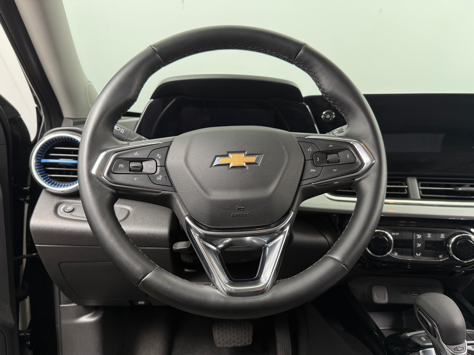 Thumbnail: 2025 Chevrolet Trax - 5